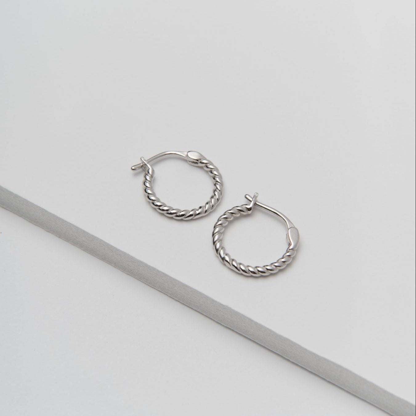 Les boucles d’oreilles MARIE HÉLÈNE